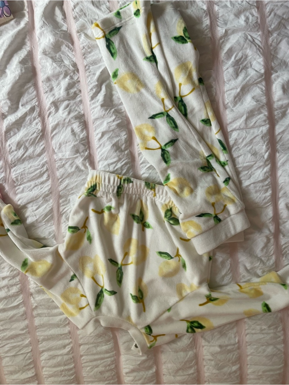 Jessica Simpson Lemon Print  Set - White & Yellow